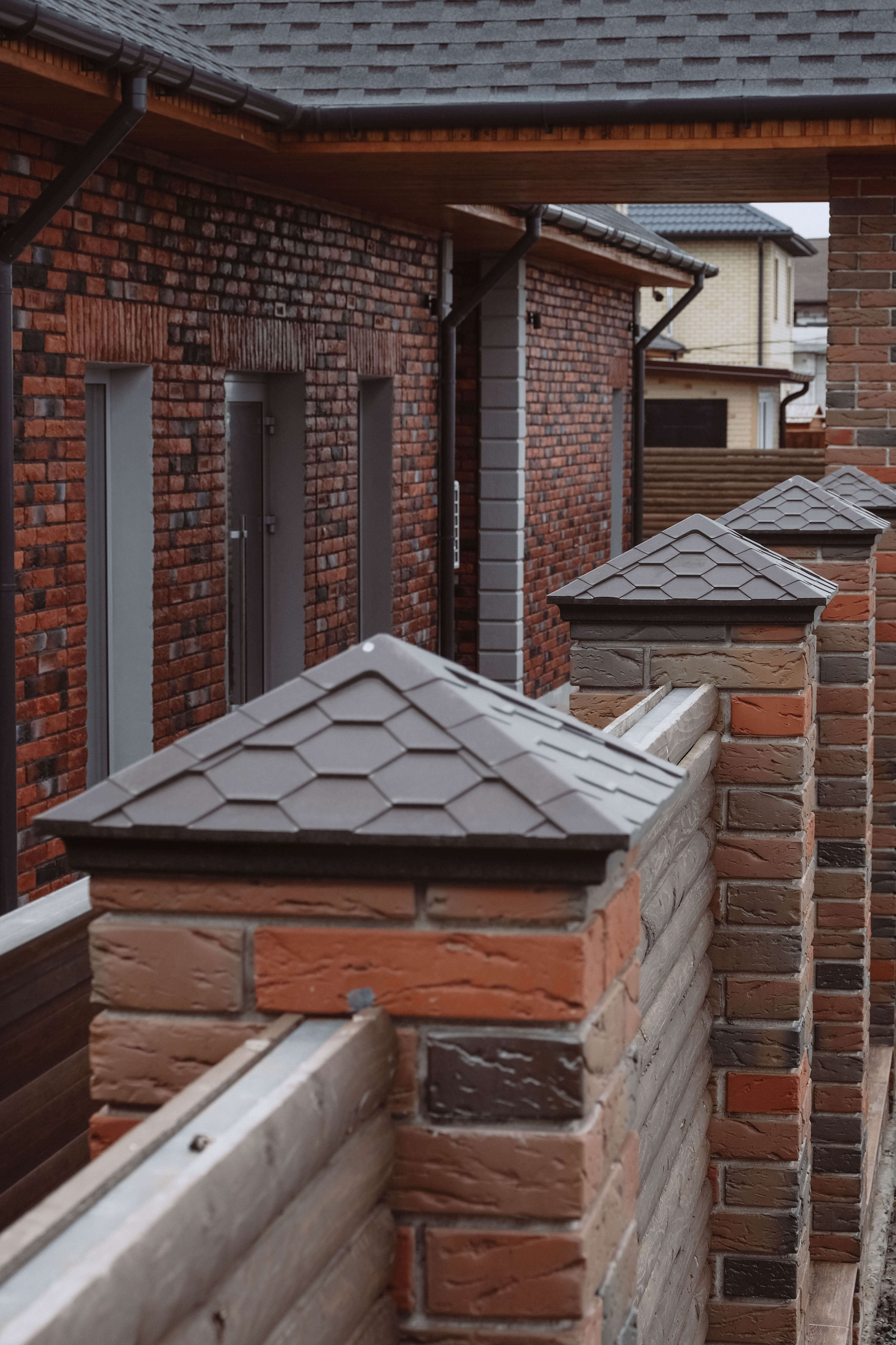 Колпак Zking Эверест Коричневый на столб 1.5х1.5 кирпича (390х390мм) в Томске фото